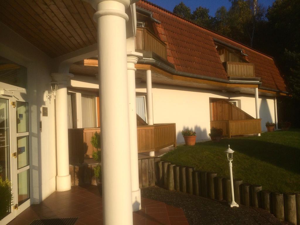 Hotel Garni Seeschloesschen Kölpinsee Exterior foto