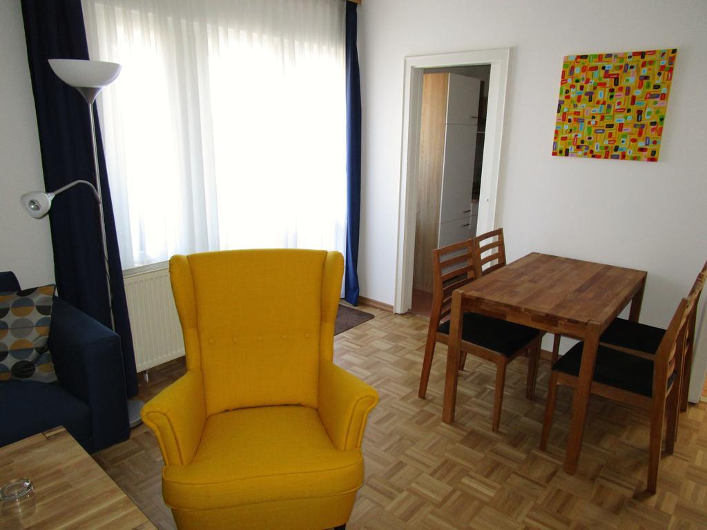 Hotel Garni Seeschloesschen Kölpinsee Exterior foto